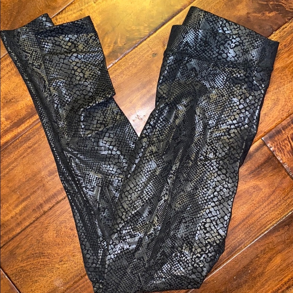 Victoria secret PINK snake python legging